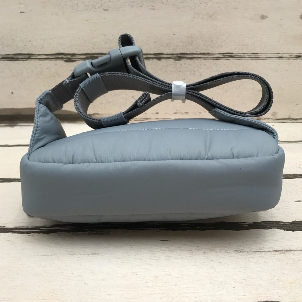 BNWT Lululemon Belt Bag - Picture 4 of 16